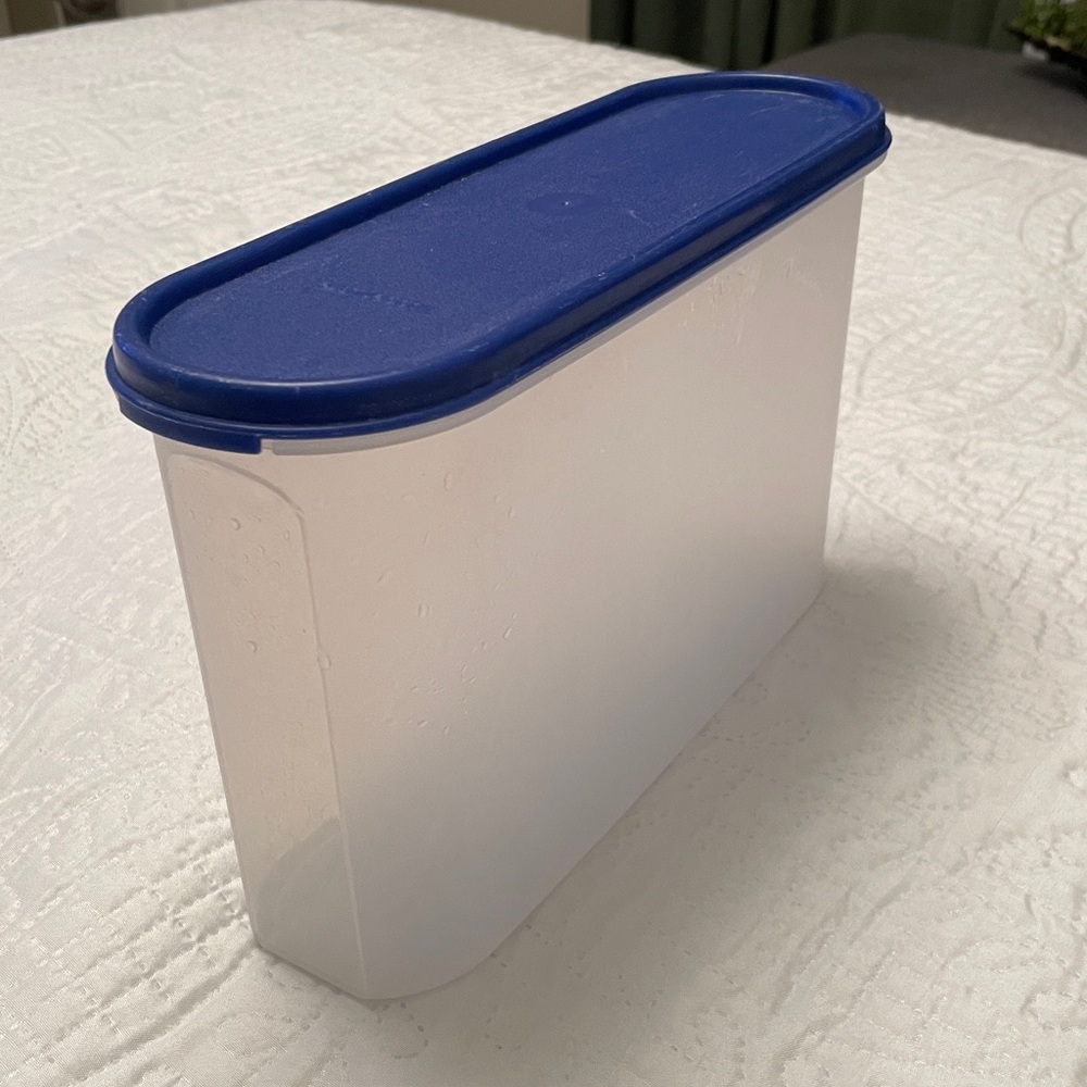 Tupperware Modular Mates Oval Blue Lid #3 Food Storage Container Lightly Used